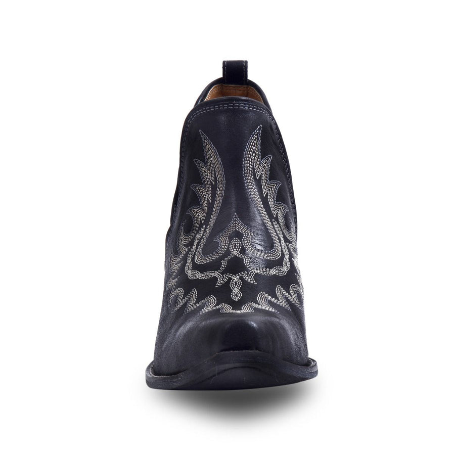 Lasso laced stitch leather bootie