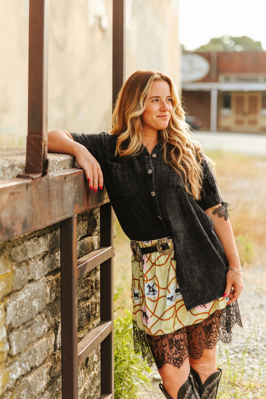 Rodeo Grounds Button Up (Black)
