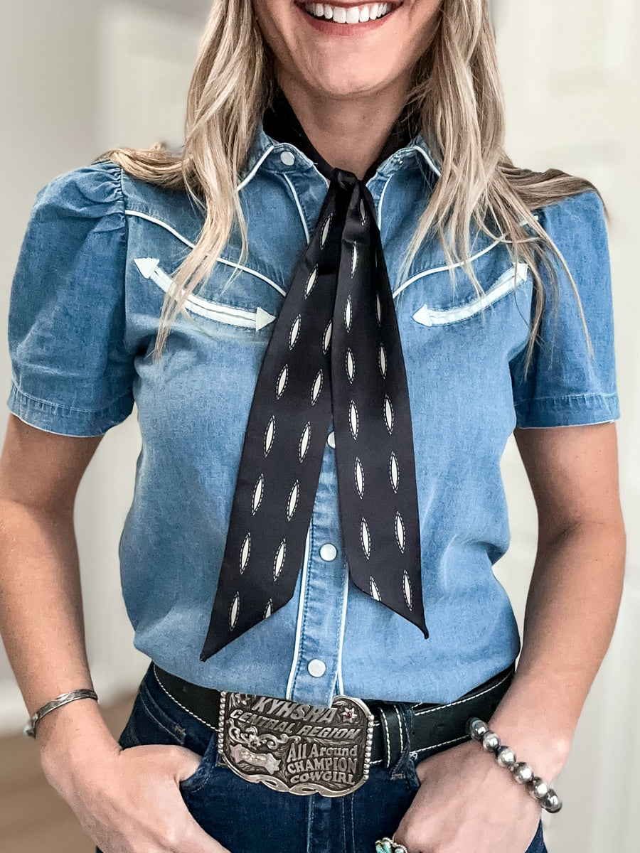 Black twilly scarf with buck stitch pattern