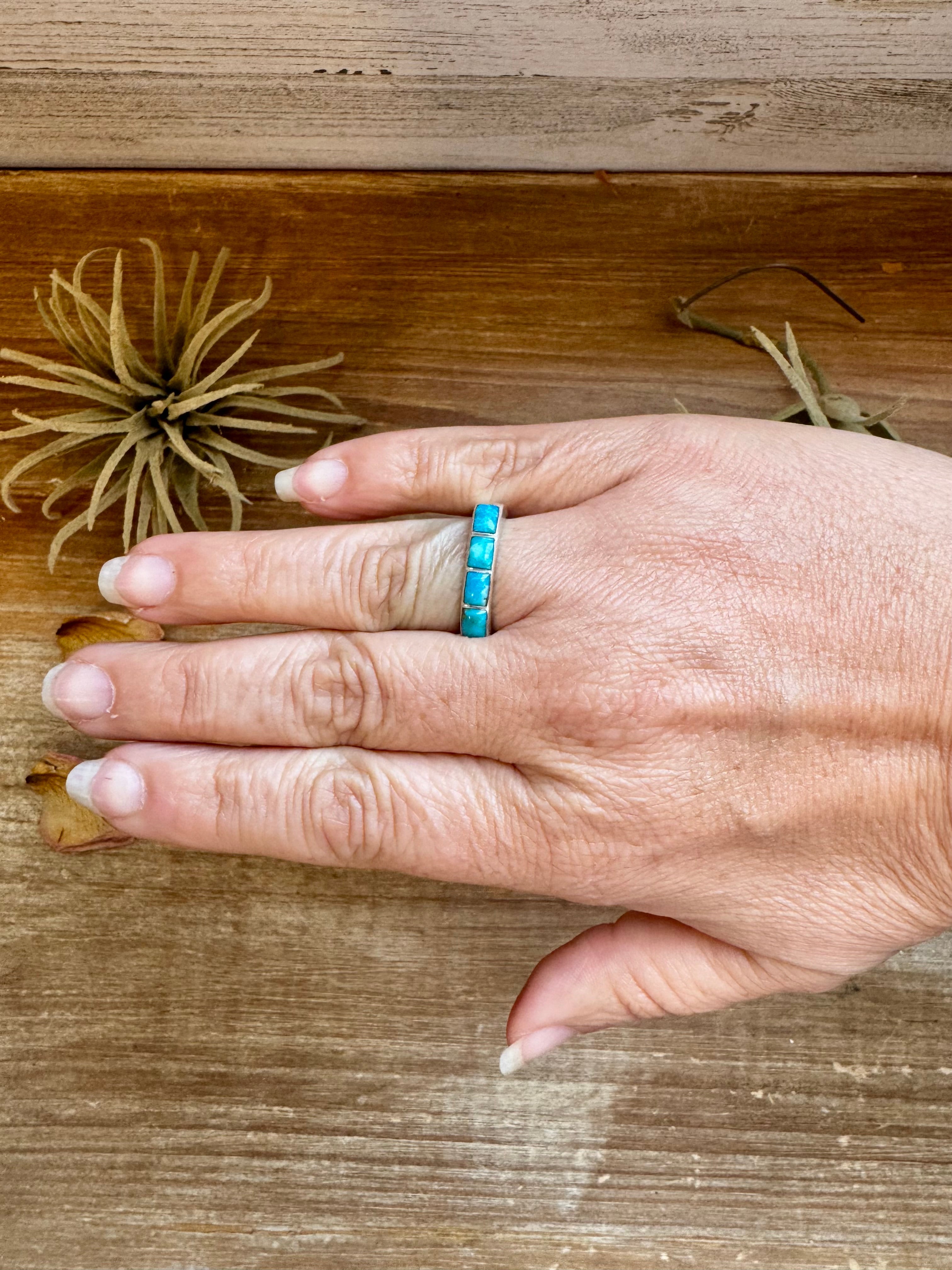 Sterling Silver Kingman Turquoise Band-Style Ring – Size 8