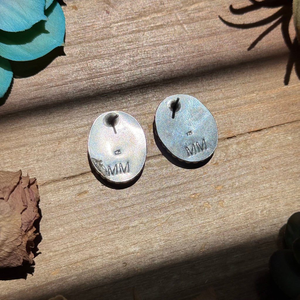 MJ Red Spiny Oyster Oval Stud Earrings