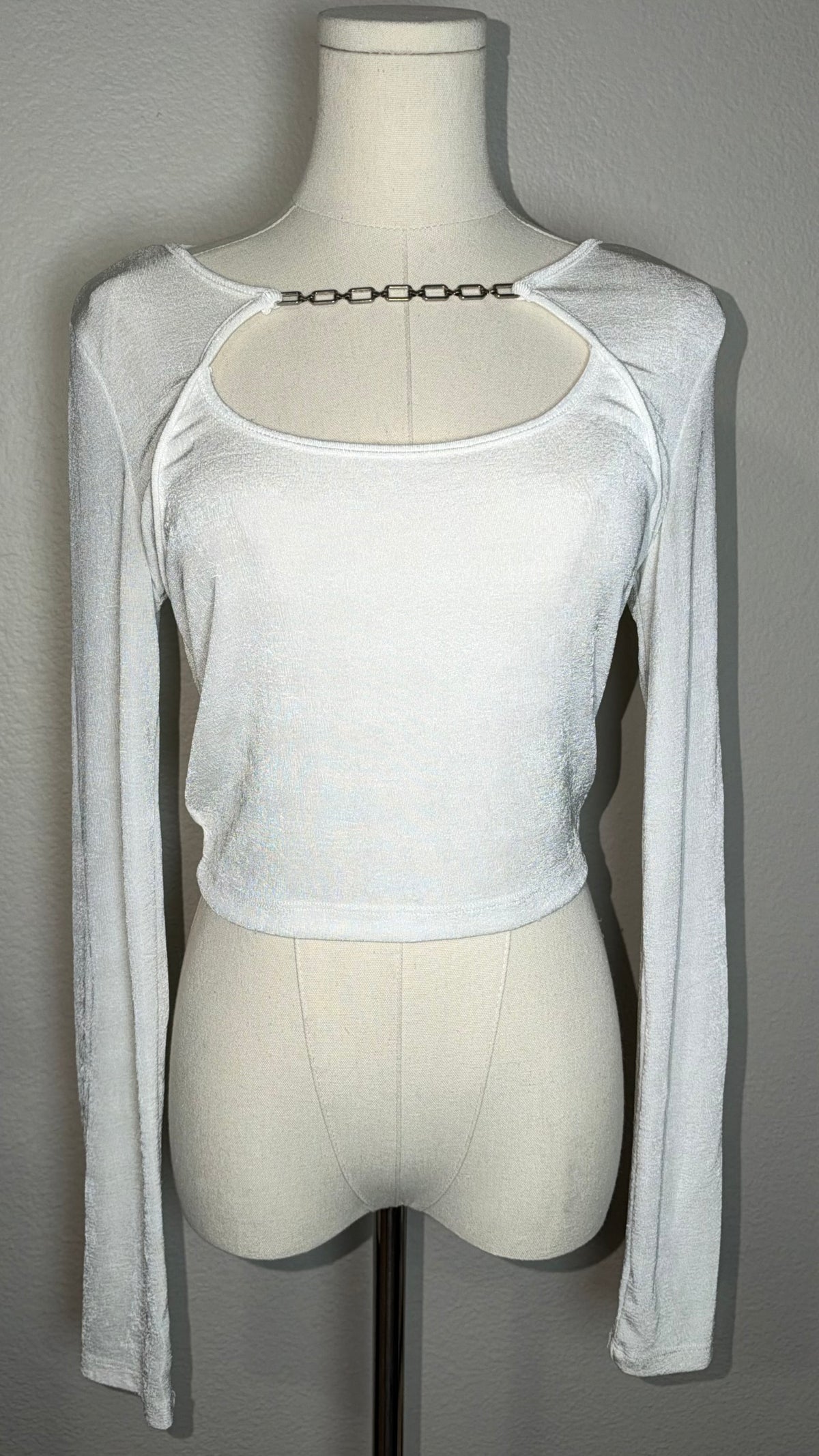White long sleeve crop top