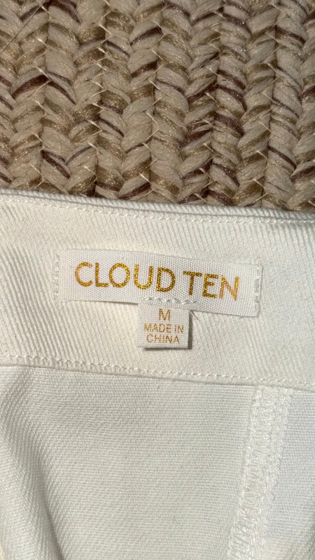 White denim buckle skirt