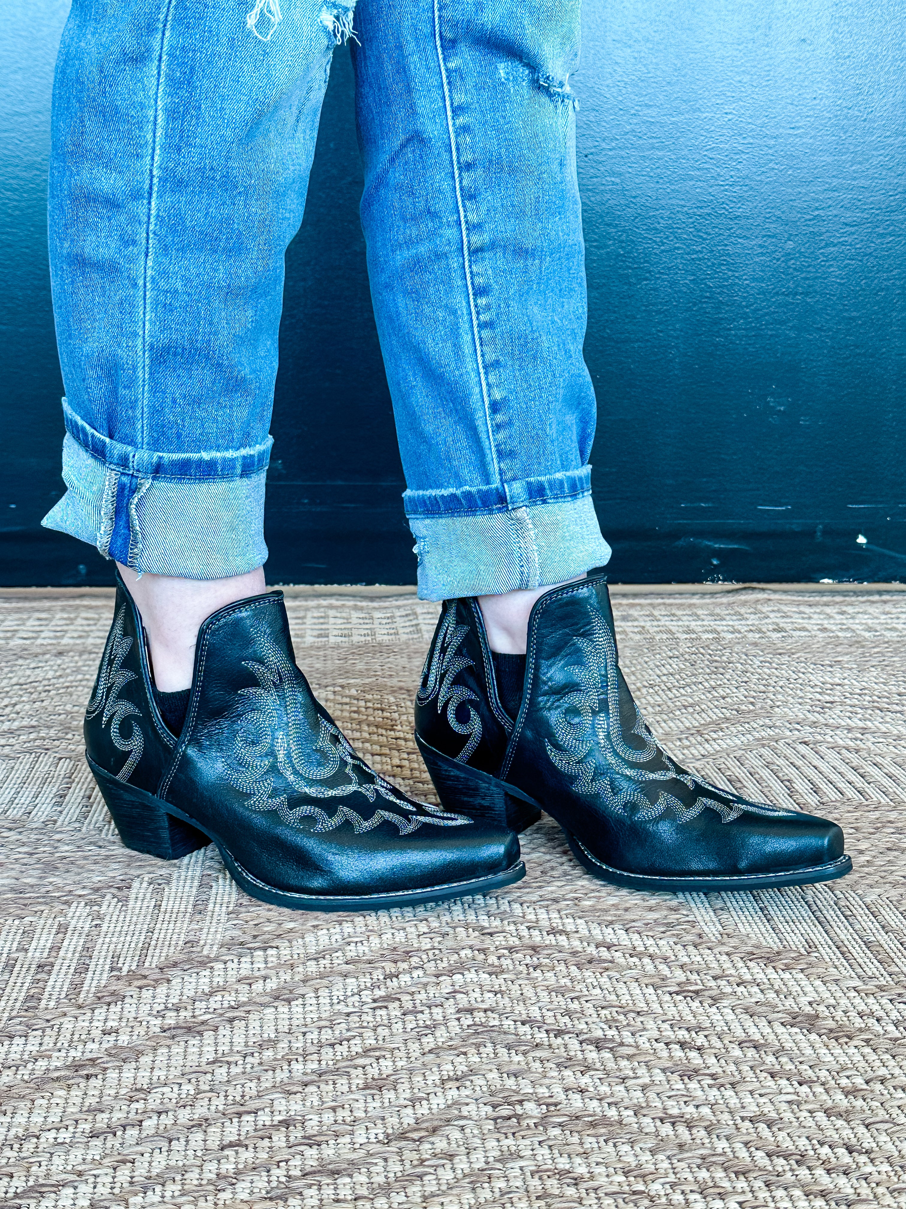 Lasso Black Stitch Bootie