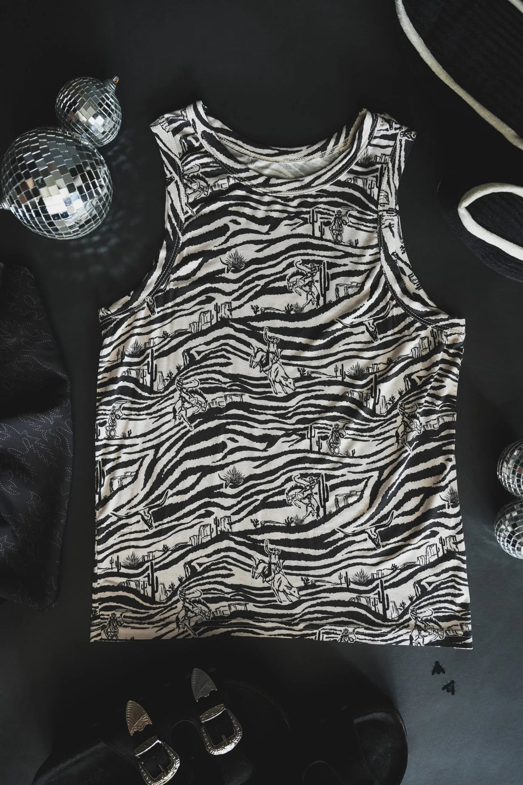 Cowboy Zoo Tank