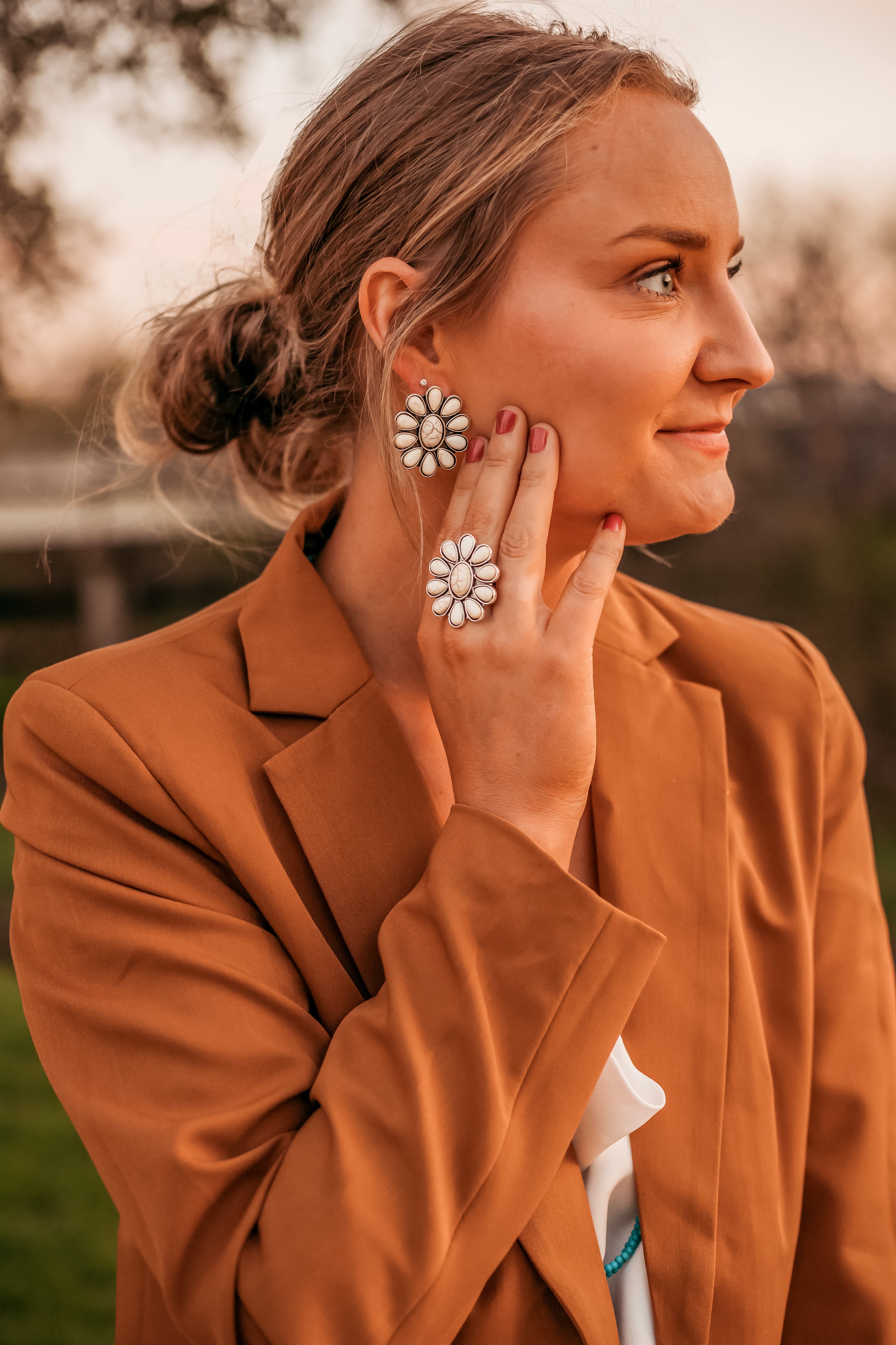 Ivory colored flower cluster post earrings